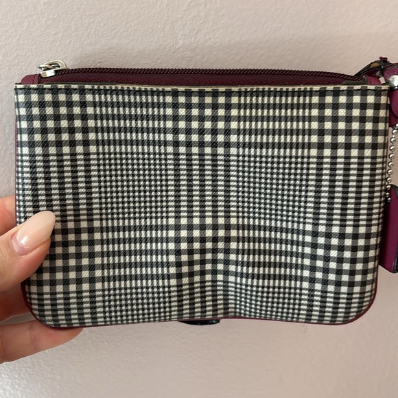 Coach purple wristlet - Picture 6 of 7